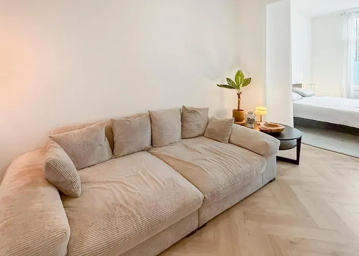 Modern Near Centre, Luna Casamia דירה