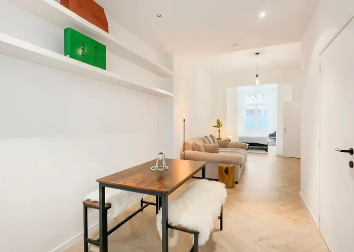 Apartment Modern Near Centre, Luna Casamia *