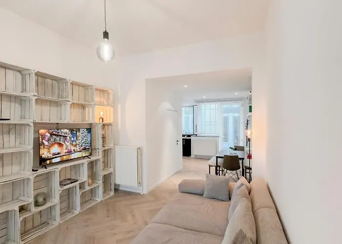 Modern Near Centre, Luna Casamia Apartment