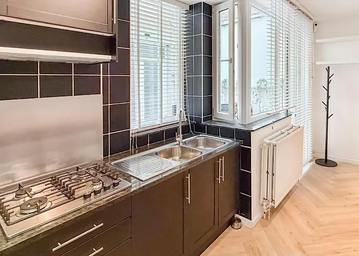 Apartment Modern Near Centre, Luna Casamia *